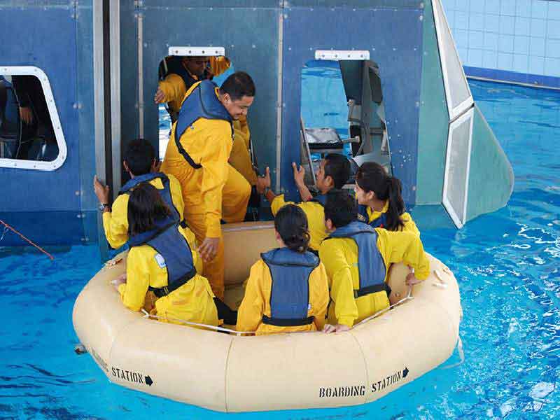Tropical Helicopter Underwater Escape Training